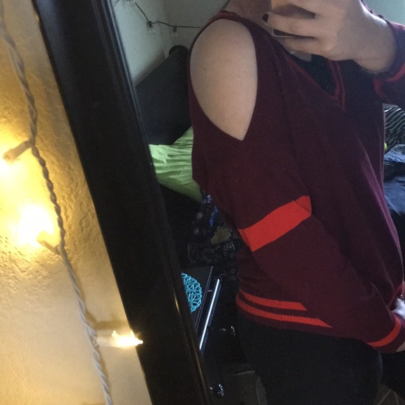 Sweater - Picture 3 of 4